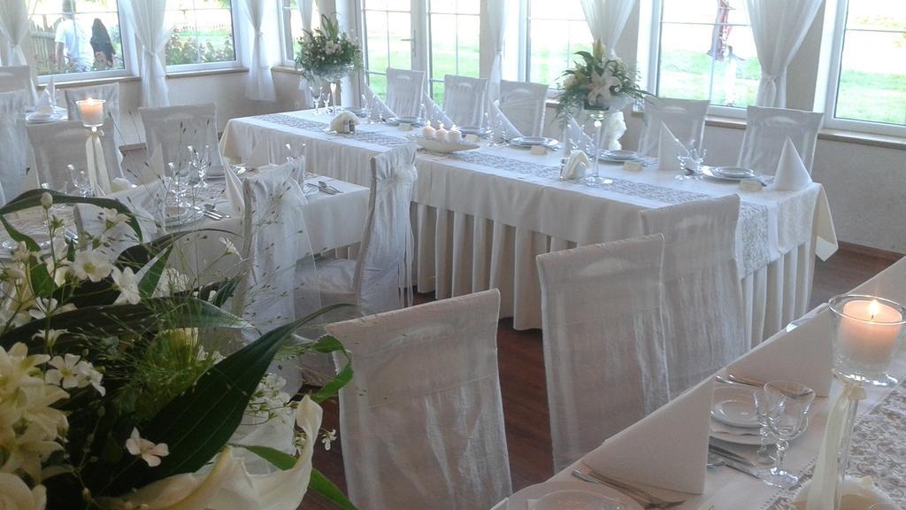 Pawlakowa Zagroda Hotel Grabiny-Zameczek Kültér fotó