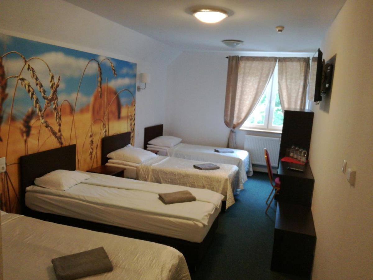 Pawlakowa Zagroda Hotel Grabiny-Zameczek Kültér fotó